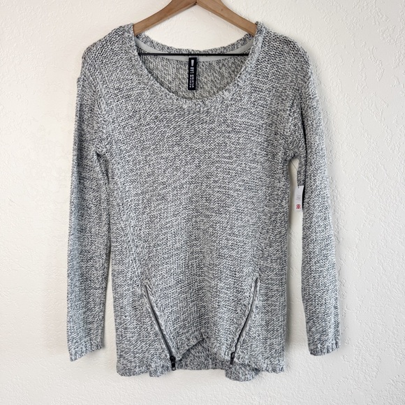 Design Lab Lord & Taylor Sweaters - Design Lab Lord & Taylor Gray Knit Sweater